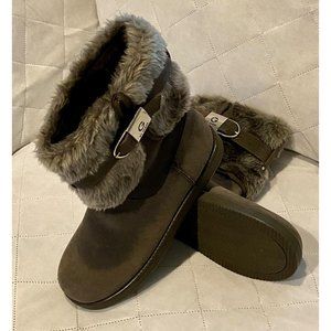G by Guess faux fur boots New 6